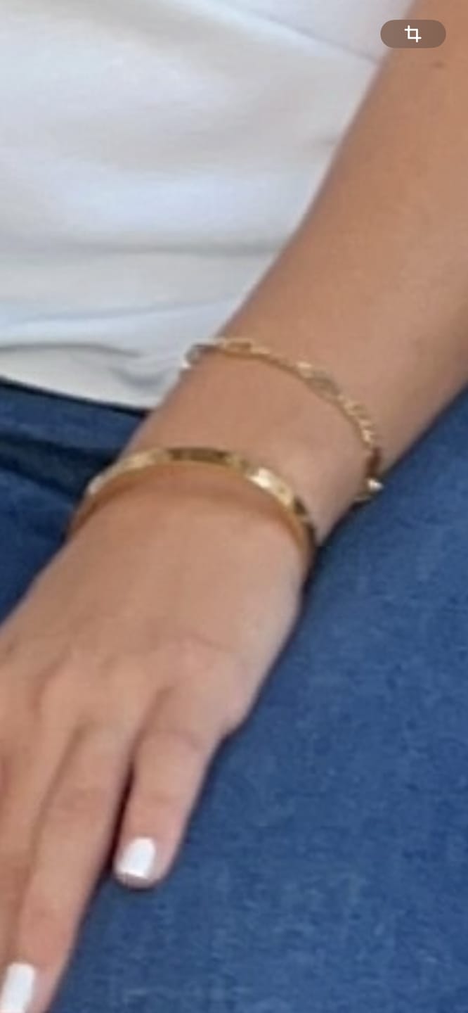 Customer photo review of Crossed Arianna Armreif | 18K vergoldet