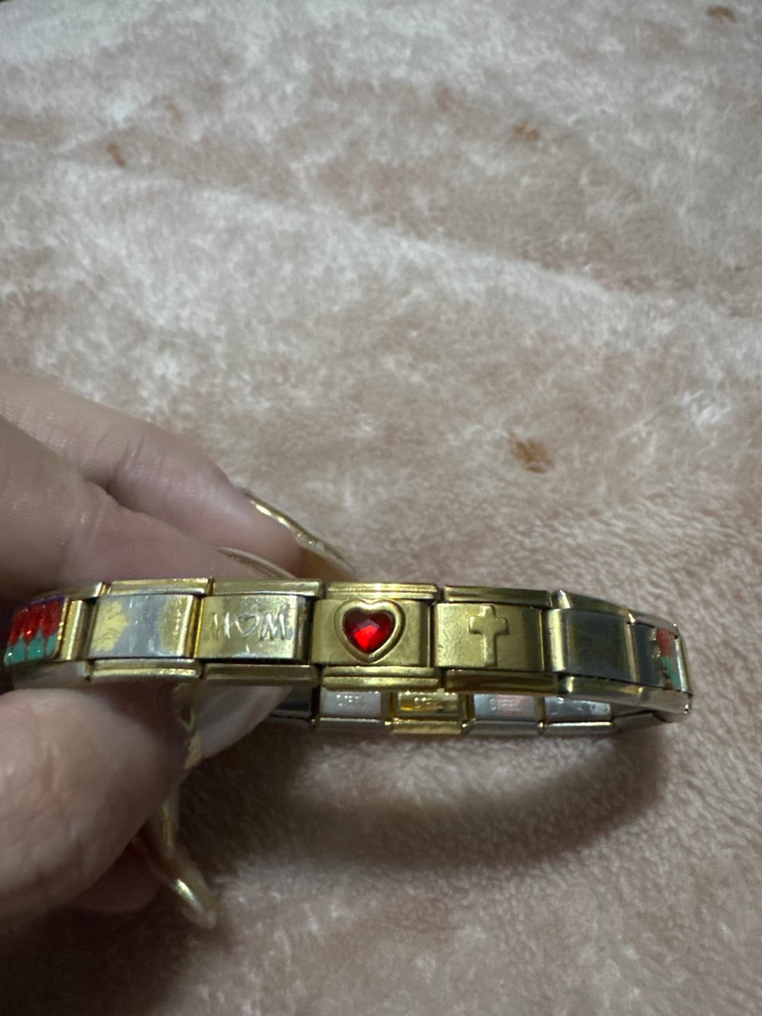 Customer photo review of Charm Corazon Con Piedra Zirconia