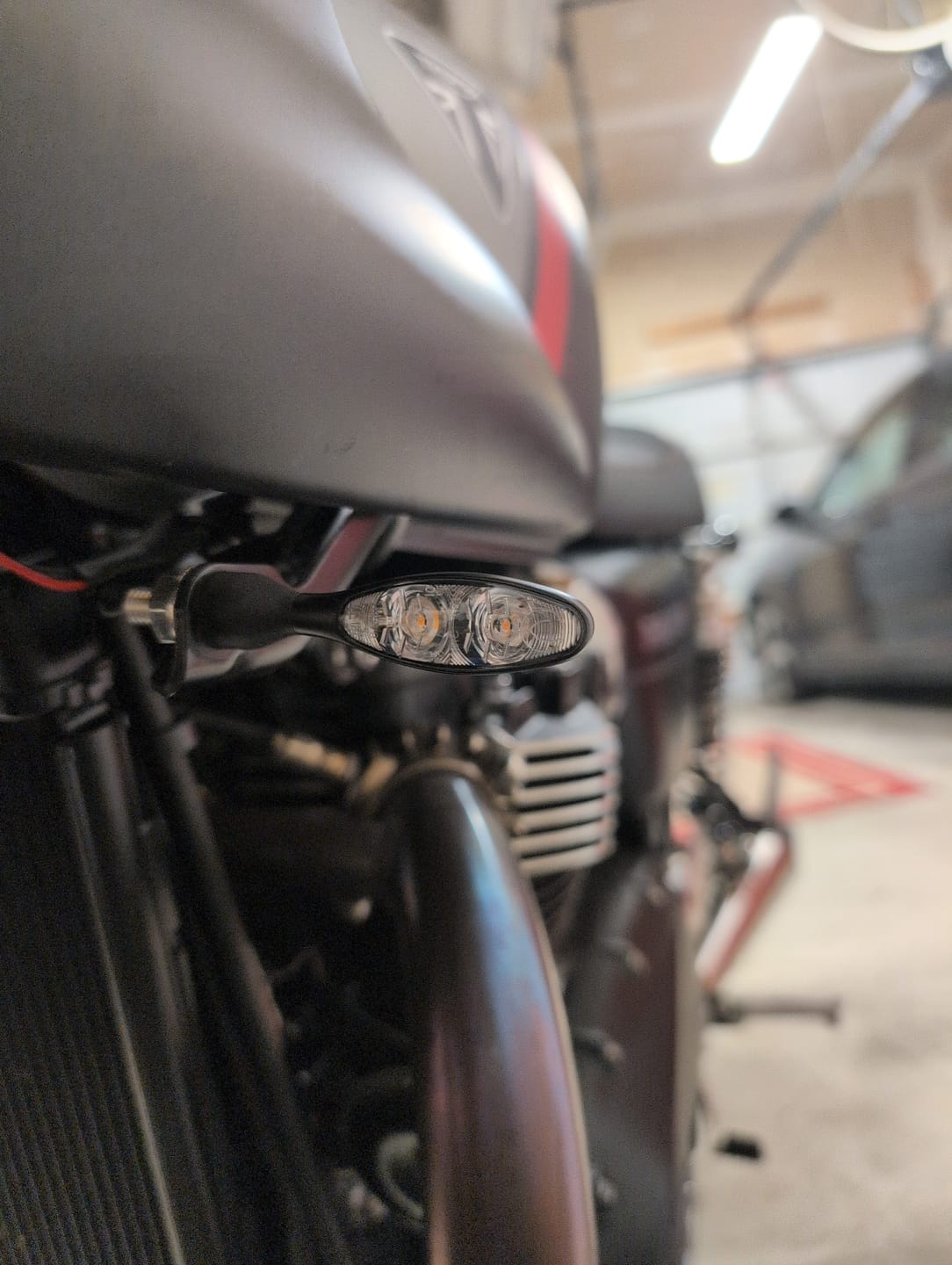 Customer photo review of Brogue Turn Signal Resistor Kit (Pre-wired with OEM Triumph Connectors)