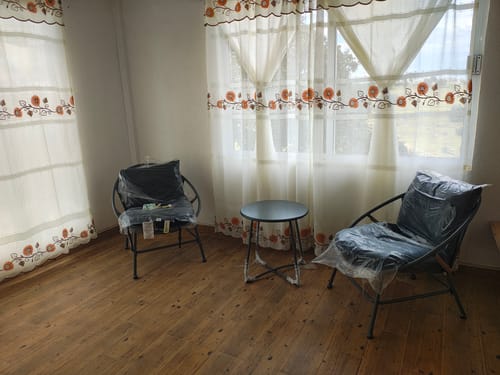 Customer photo review of Juego de Sillas y Mesa de Metal, 3 Piezas