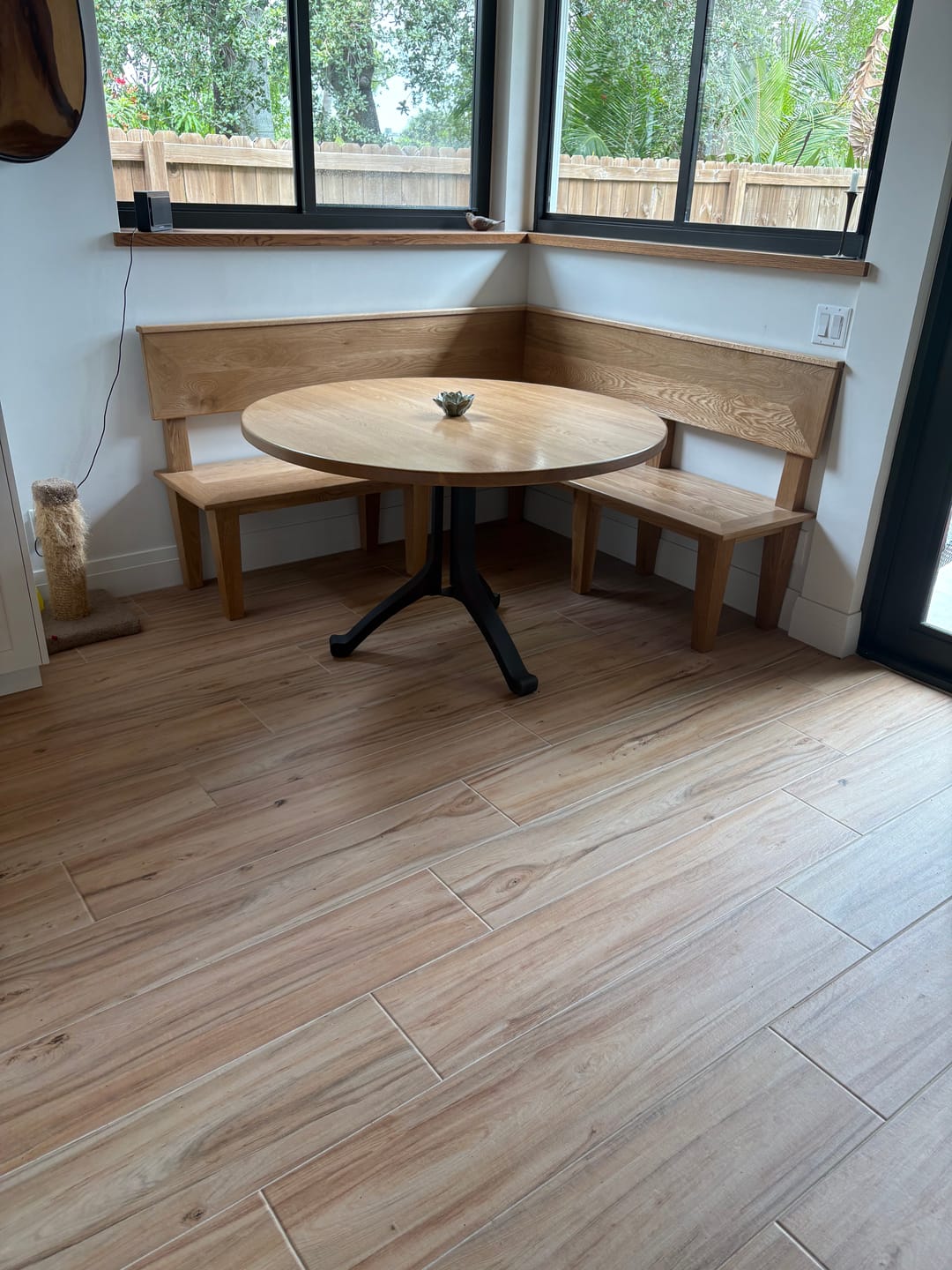Customer photo review of Table Base 213S Wishbone 28H for Round Dining Tabletop