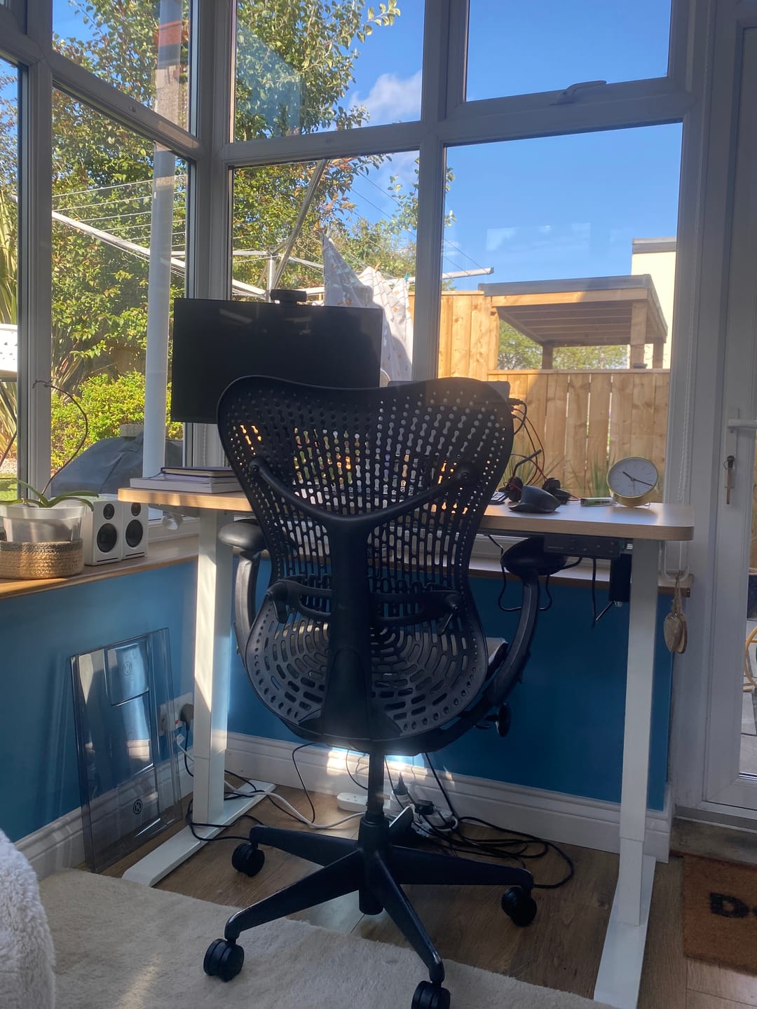 Customer photo review of Maidesite T1 Pro - Electric Height-Adjustable Standing Desk Frame