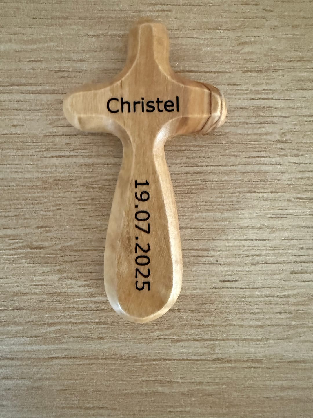 Customer photo review of Personalisiertes Kreuz Handschmeichler mit Gravur