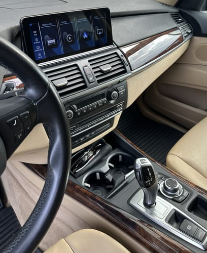 Customer photo review of 10.25'' BMW X5 X6 E70 E71 2007-2014 Linux Apple CarPlay Android Auto screen