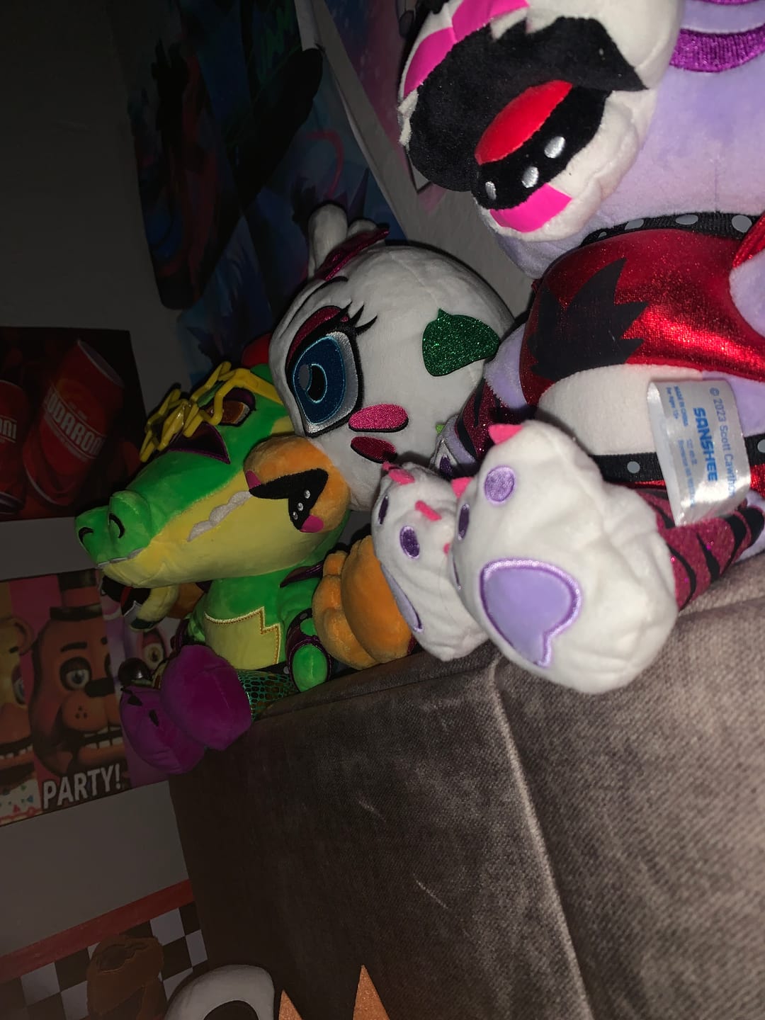 Customer photo review of Five Nights at Freddy's - Glamrock Chica Collector's Plush