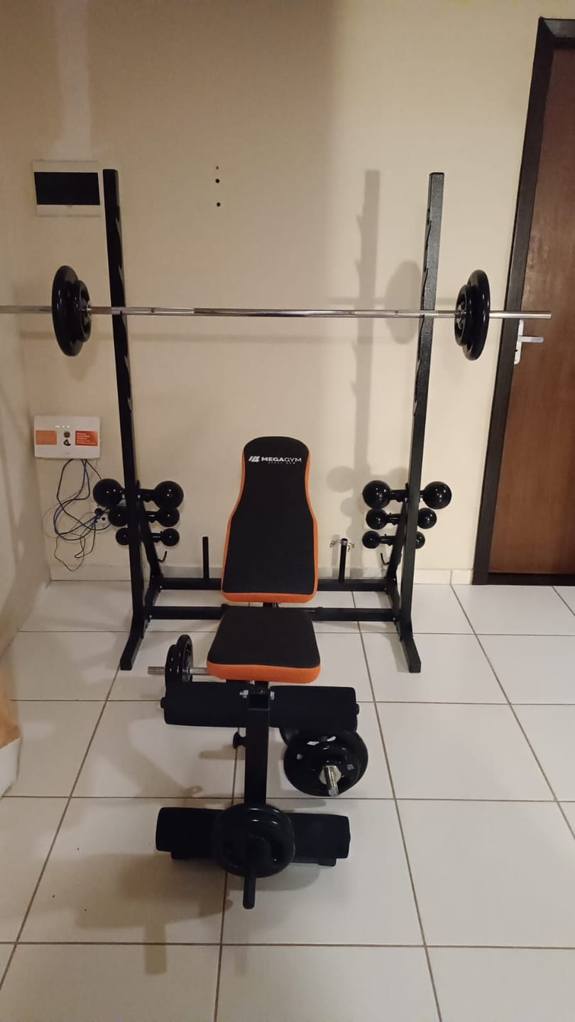Customer photo review of Banco Regulável 10x1 com Cadeira Extensora + Scot + Rack Agachamento