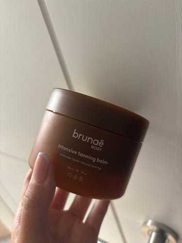 Customer photo review of Intensive Tanning Balm