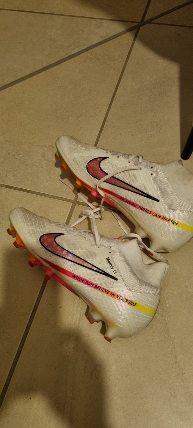 Customer photo review of Air Zoom Mercurial Superfly 9 AG x Marcus Rashford - Blanc/Rose/Jaune/Orange