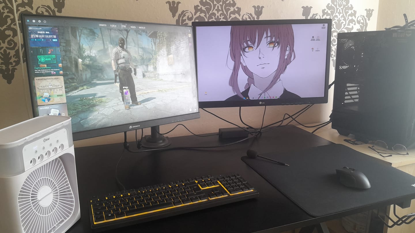 Customer photo review of Wraith Litepad Mousepad
