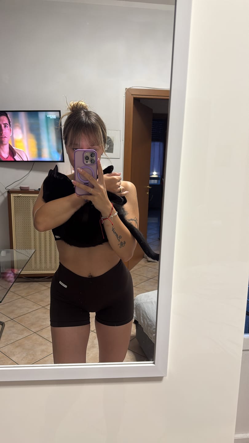 Customer photo review of Shorts Confidence Caffè