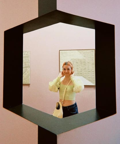 Marcela V. review of Calça Jeans Reta Araçá Azul Escuro image 1 out of 1