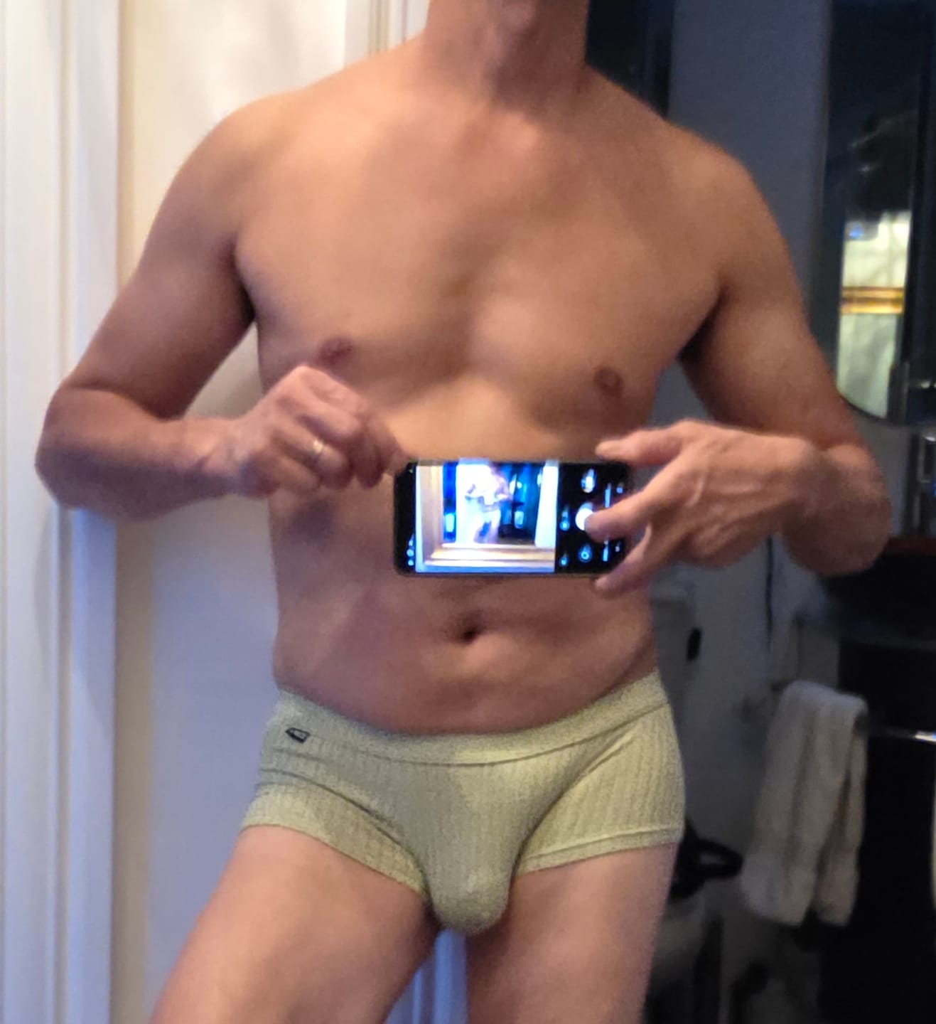 Customer photo review of Men's Threaded Fabric U-Raised Low Rise Trunks