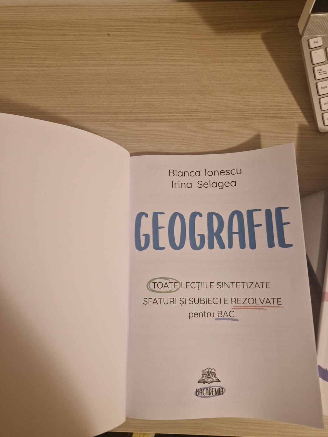Customer photo review of Pachet Bacalaureat (Istorie + Geografie) Bacademia