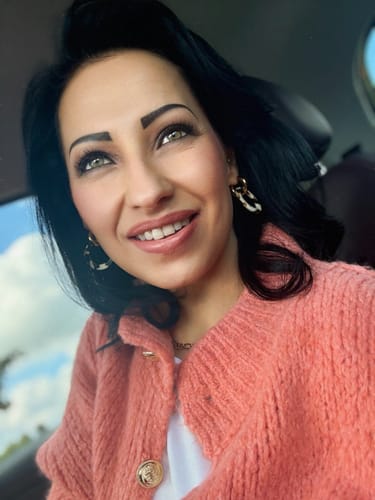 Customer photo review of Danielle Strickjacke - Peach