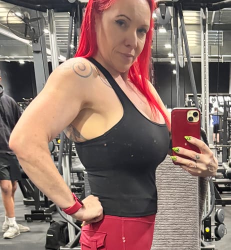 Customer photo review of The Dynamic Crop Top