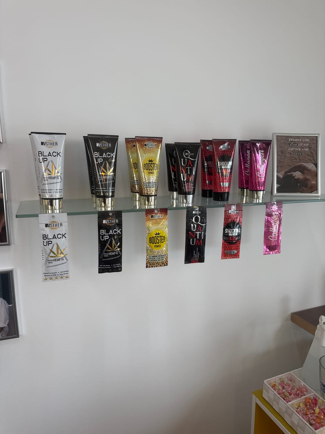 Customer photo review of Glasregal Badezimmer Glasablage, Badregal 8mm Hartglas, AURA, Chrom Glanz, Satiniertes Glas
