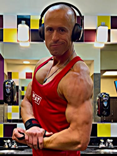 Customer photo review of FLATBOTTOM STRINGER – MESH / RED