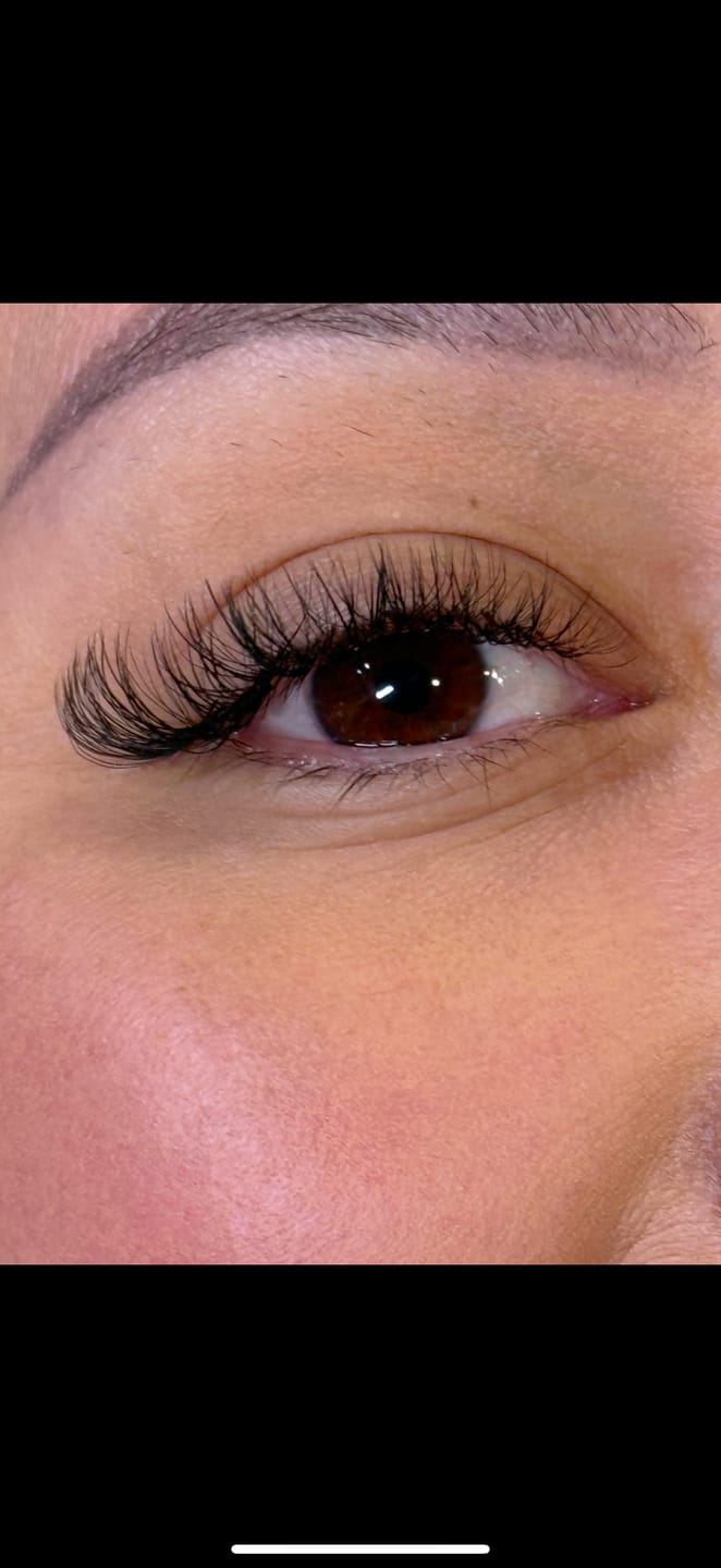 Customer photo review of Self Fanning Lash