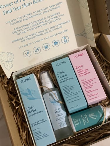 Customer photo review of Stay Fresh Moisturizer Controls Oil and Brightens