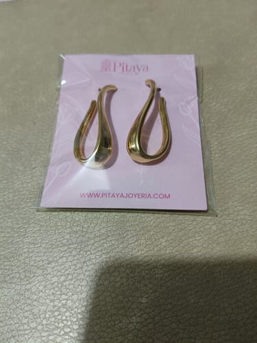 Customer photo review of Aretes Eternal Glow Acero