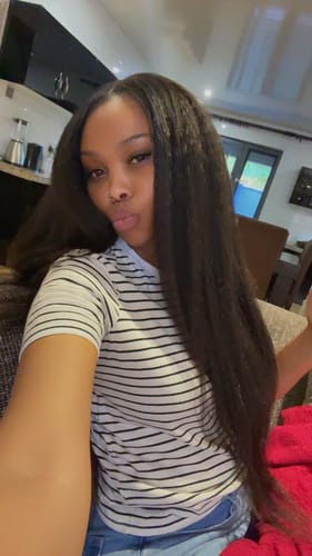 Customer photo review of CurlyMe Kinky Straight Virgin Human Hair Bundles with Lace Frontal Natural Black