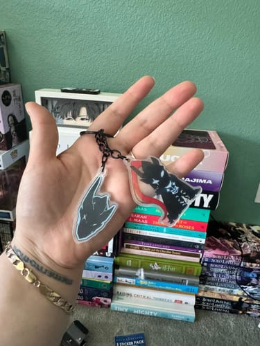 Customer photo review of Shadow Igris Keystrap Bundle (Solo Leveling)