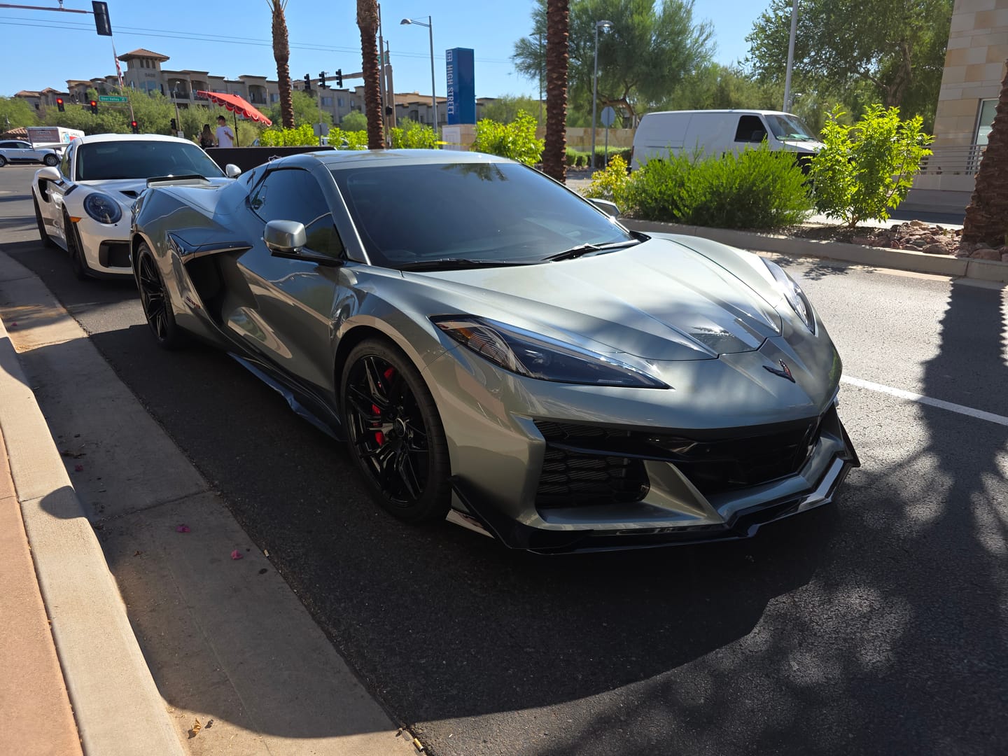 Customer photo review of Chevrolet Corvette C8 Z06 / E-Ray Front Splitter