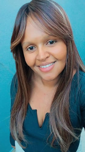 Customer photo review of Peruca Miriam Castanho Luzes Franja (Premium)