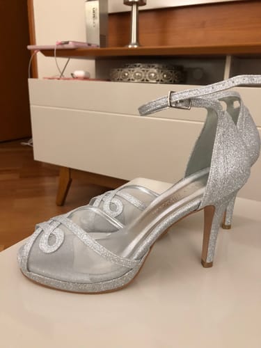 Customer photo review of Sandália Festa Glitter Prata