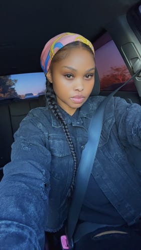 Customer photo review of CurlyMe Kinky Straight Virgin Human Hair Bundles with Lace Frontal Natural Black