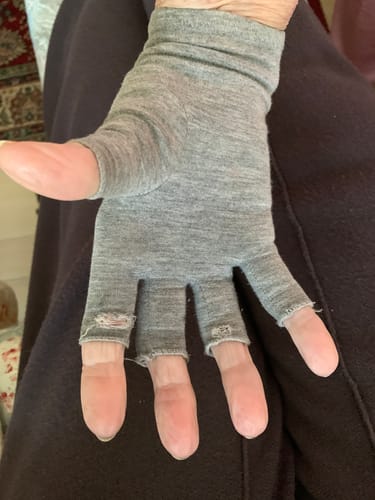 Customer photo review of Premium Onecompress™ Gloves