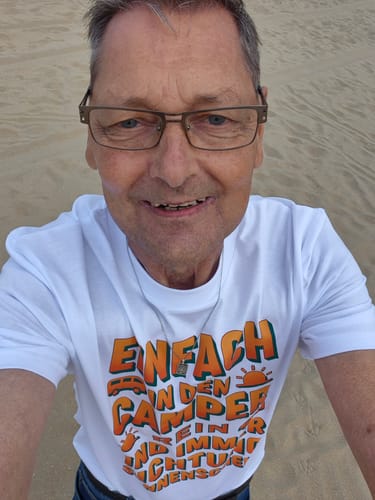Customer photo review of Richtung Sonnenschein |  Premium T-Shirt unisex
