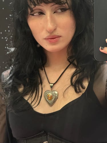 Customer photo review of Makima Contacts (Chainsaw Man)