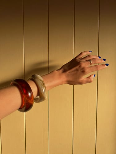 Customer photo review of BEIGE BANGLE