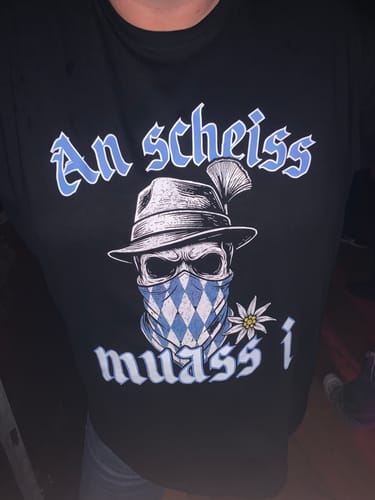 Customer photo review of An scheiss muass i - Premium T-Shirt
