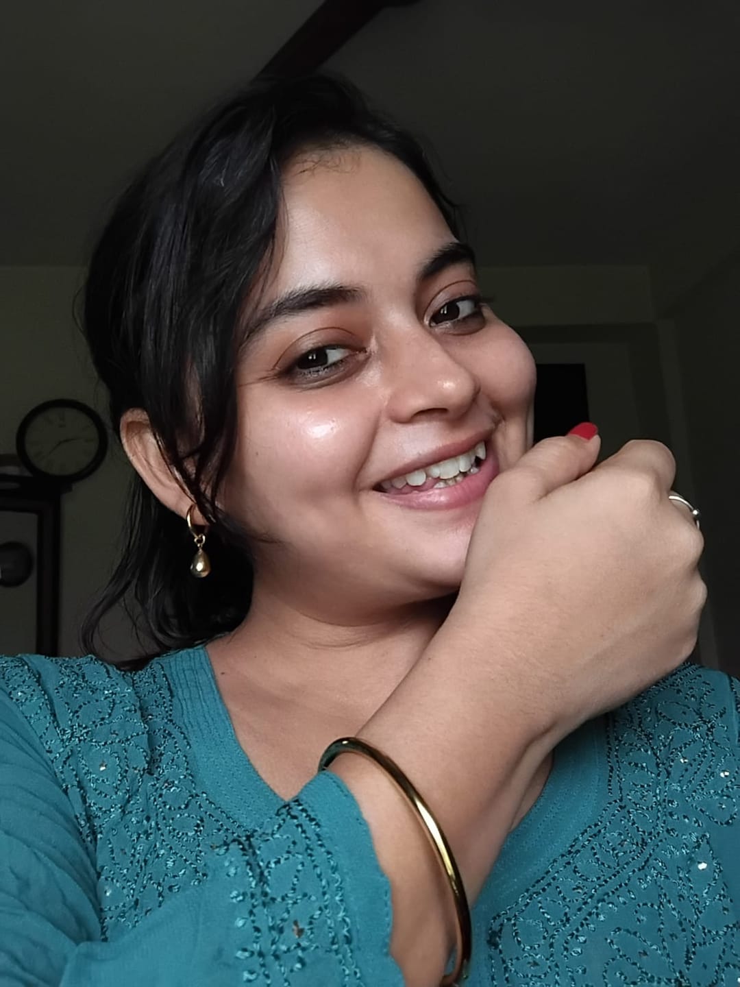 Customer photo review of Classic Gold Bangle Bracelet & Waterdrop Hoop Earrings Combo Set