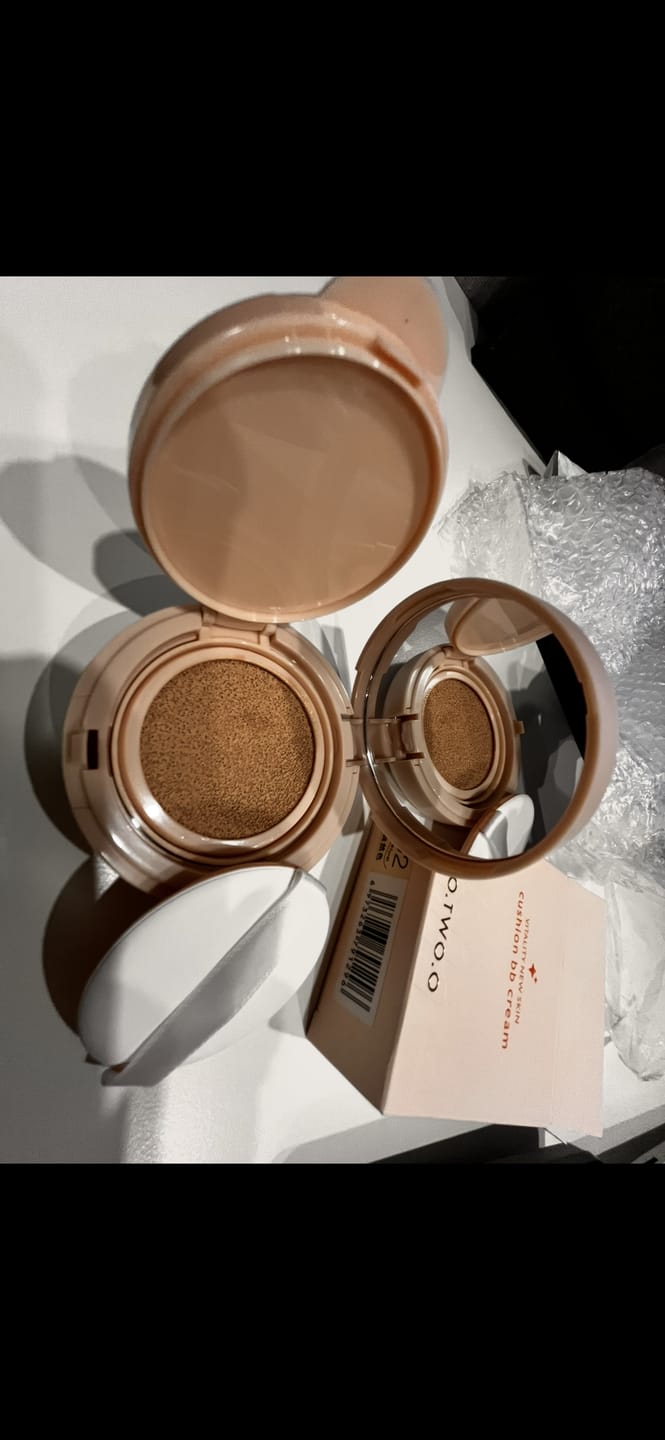 Customer photo review of O.TWO.O OIL FREE SOFT MIST LOCKING FOUNDATION