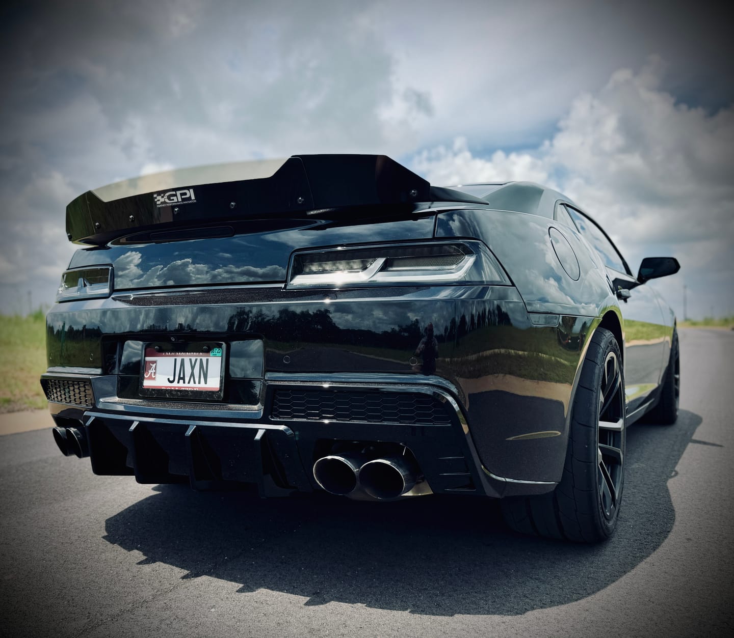 Customer photo review of 2014-2015 Chevy Camaro Evo Style Shark Fins Rear Diffuser Quad/Single Tips