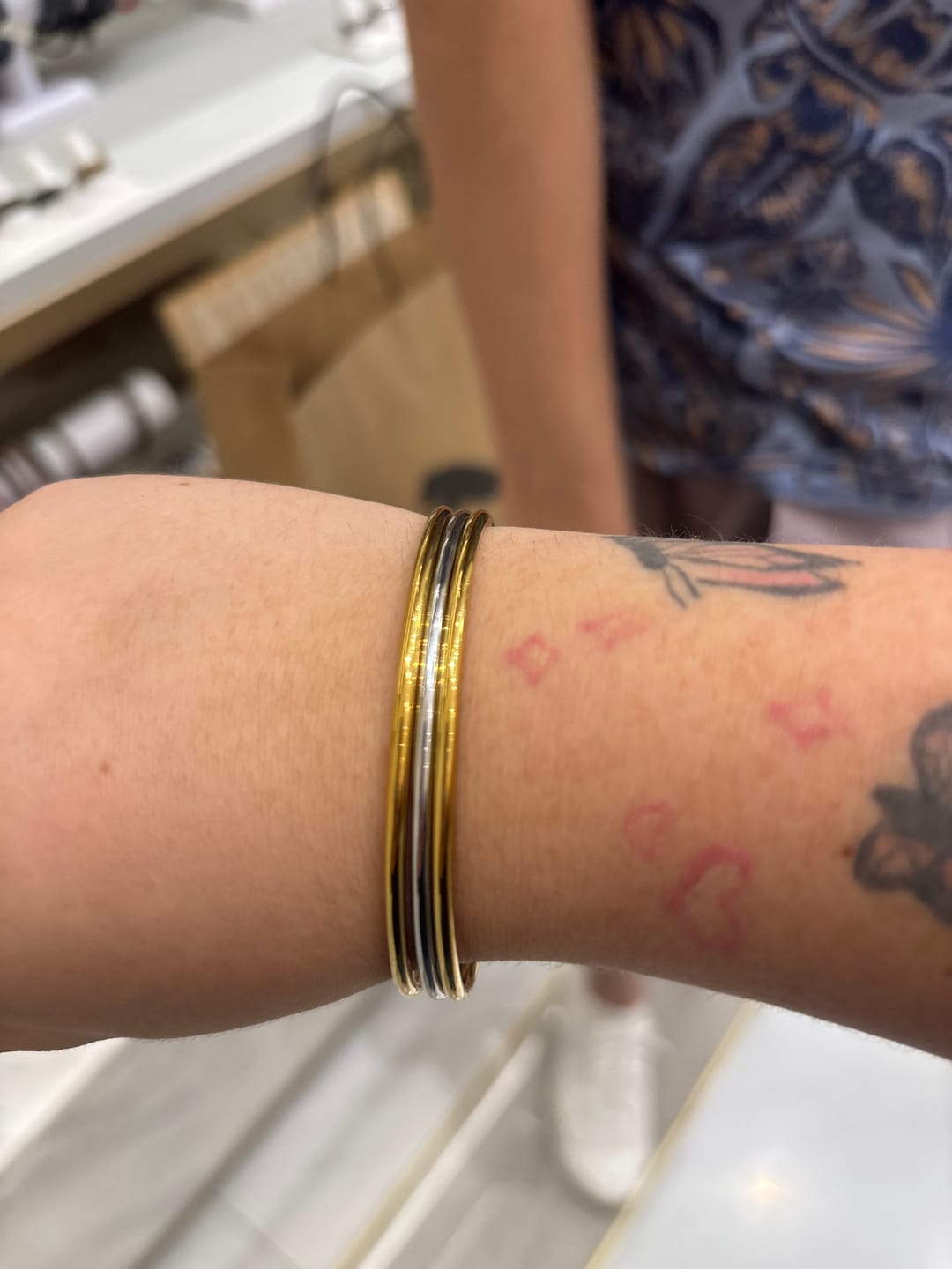 Customer photo review of Brazalete Delgado Cerrado