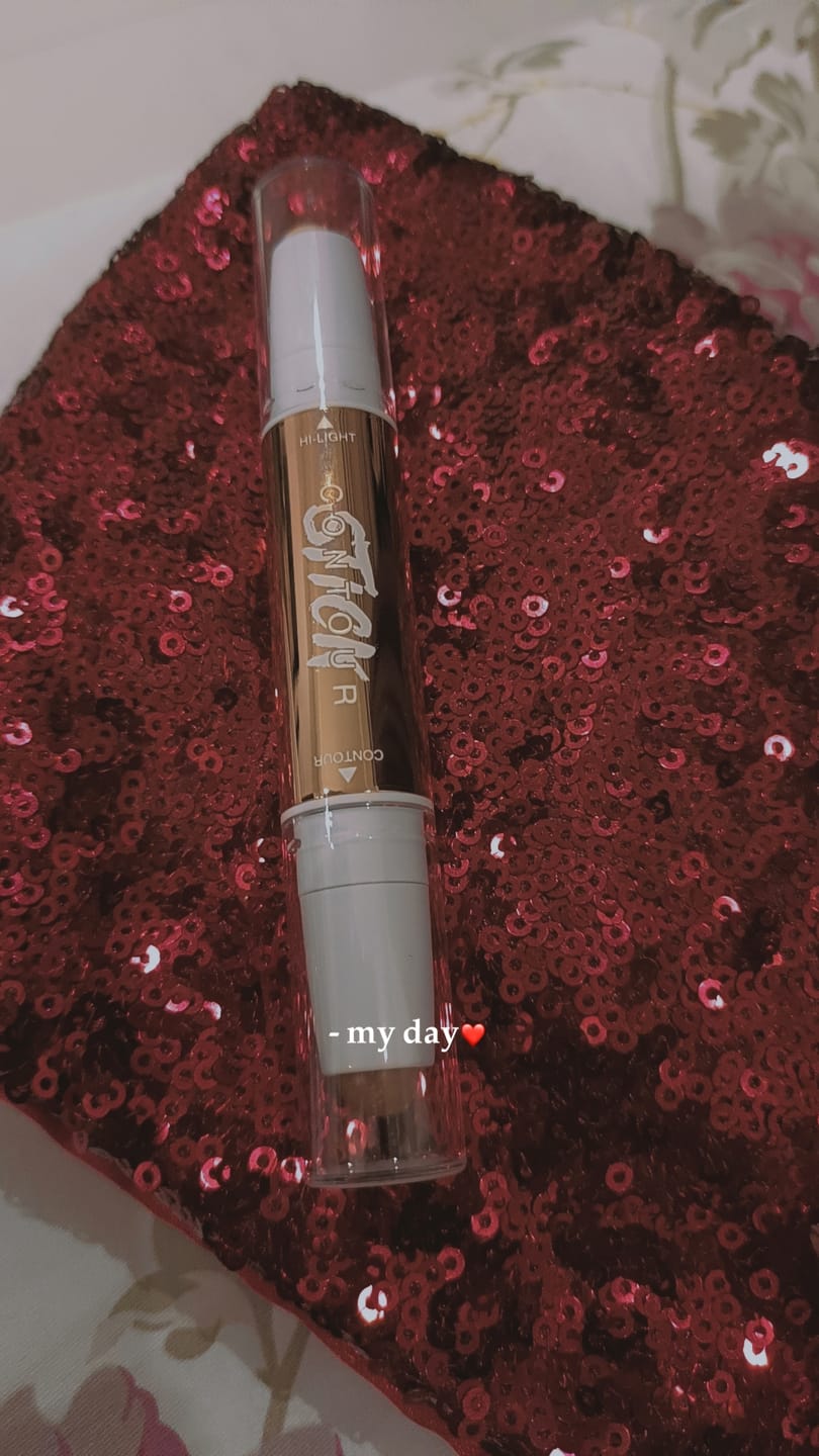 Customer photo review of O.TWO.O GLOW LIFT LIGHT SHADOW CONTOUR STICK
