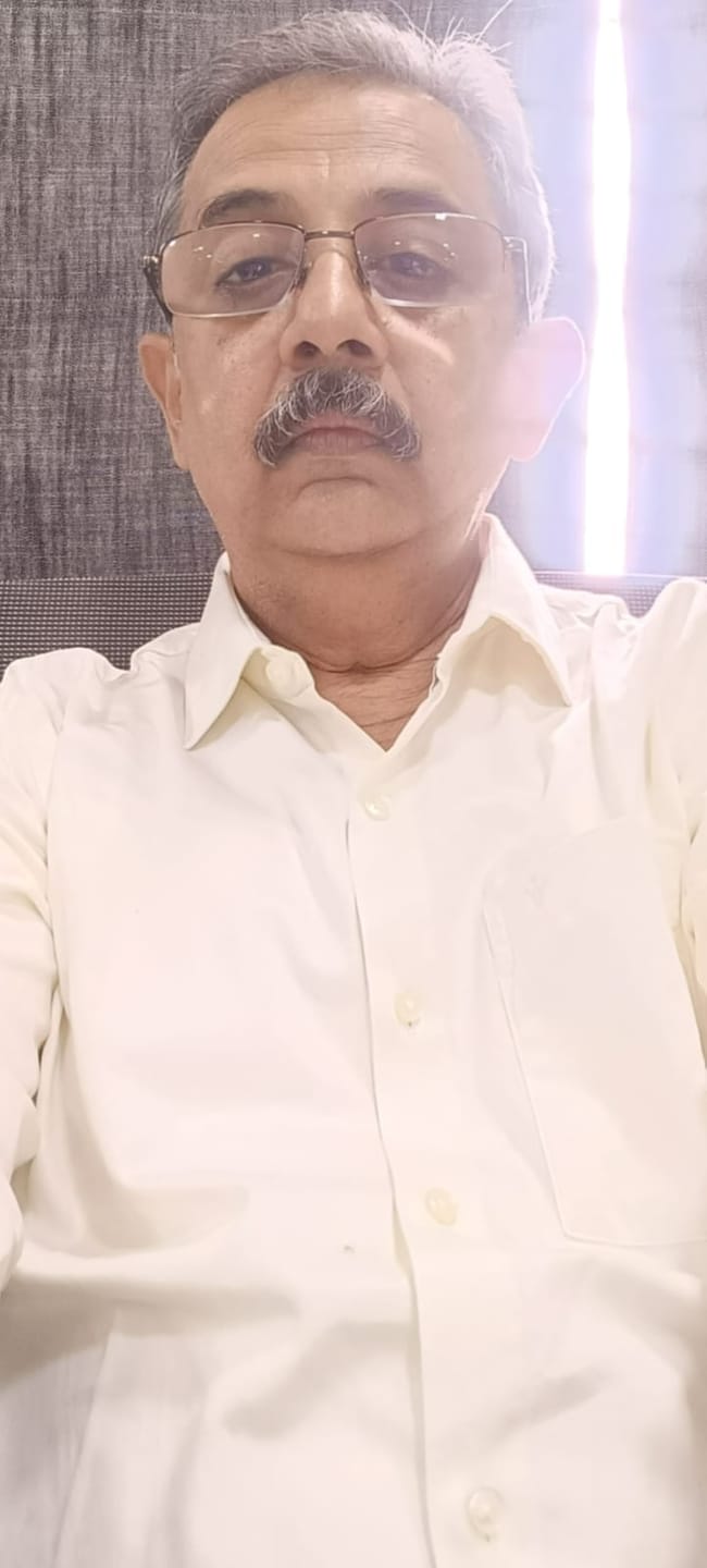 Customer photo review of User Cotton - 100% Cotton Formal White Shirt For Men | Uathayam