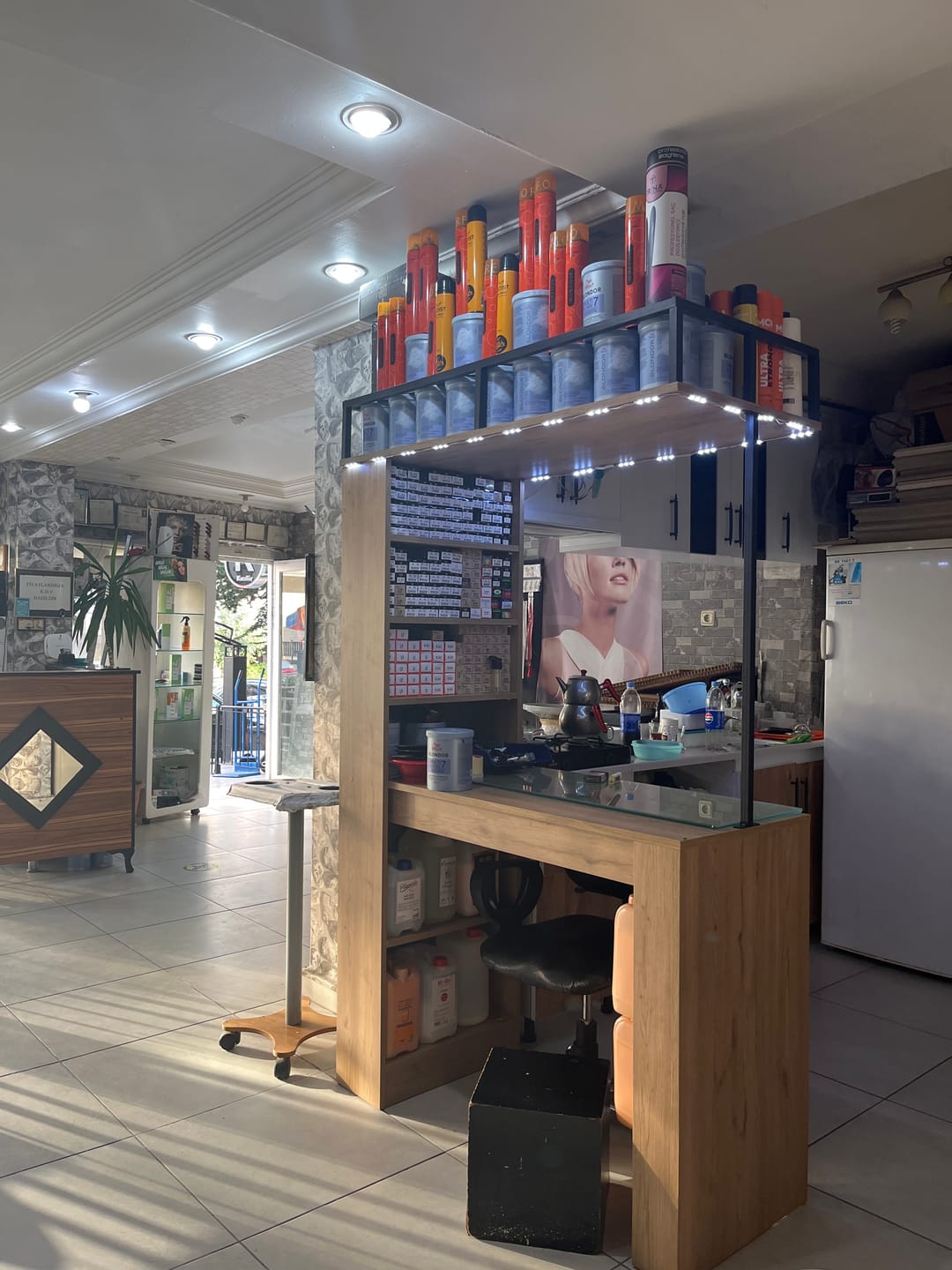 Customer photo review of Rani JA117 Bar Masası Raflı Mutfak Yemek Masası Sepet Ceviz
