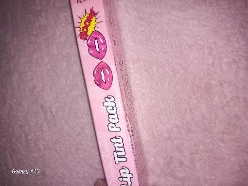 Customer photo review of Peel-Off Lip Gloss Contour Tattoo — Rose Red | KIMLUD