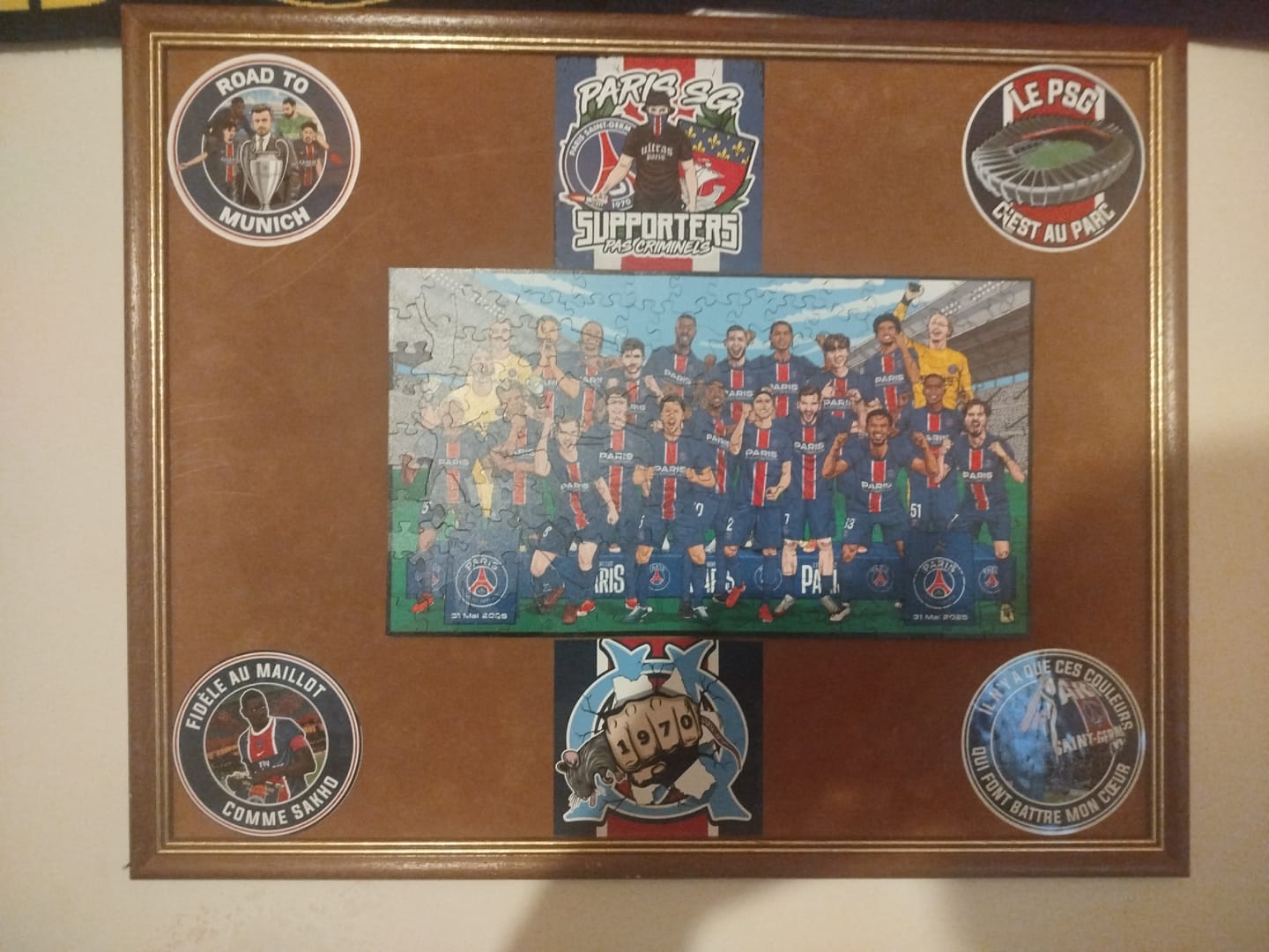 Customer photo review of Équipe Paris Saint-Germain® 2024/25 "Triplé Historique" – Puzzle en Bois