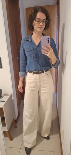 Alice C. review of Calça Jeans Wide Leg Buriti Bege image 1 out of 2