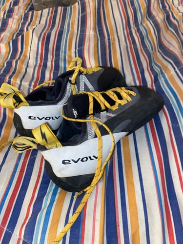 Customer photo review of Zapatilla Escalada Shaman Lace