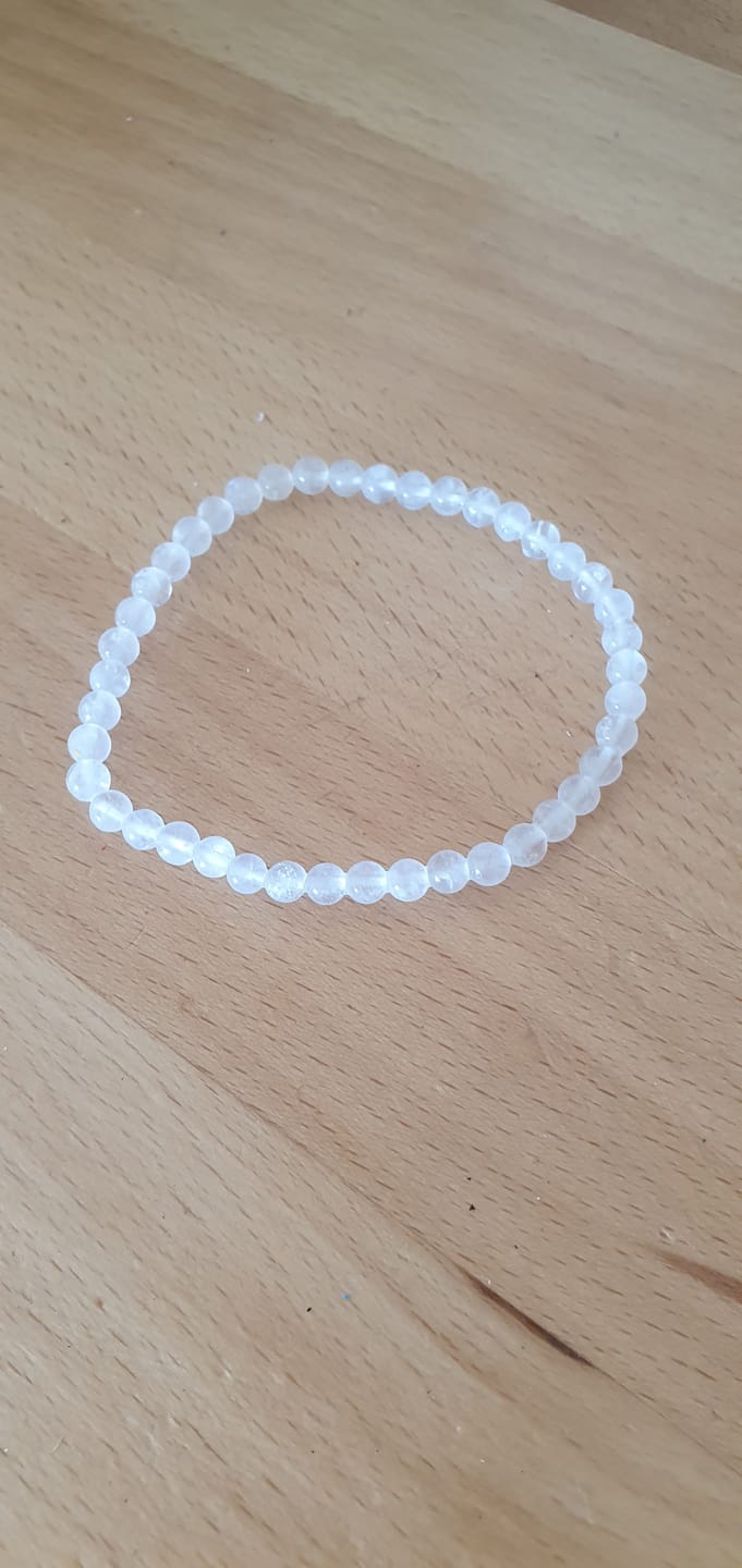 Customer photo review of Bracelet Fin en Pierres Naturelles de 4mm