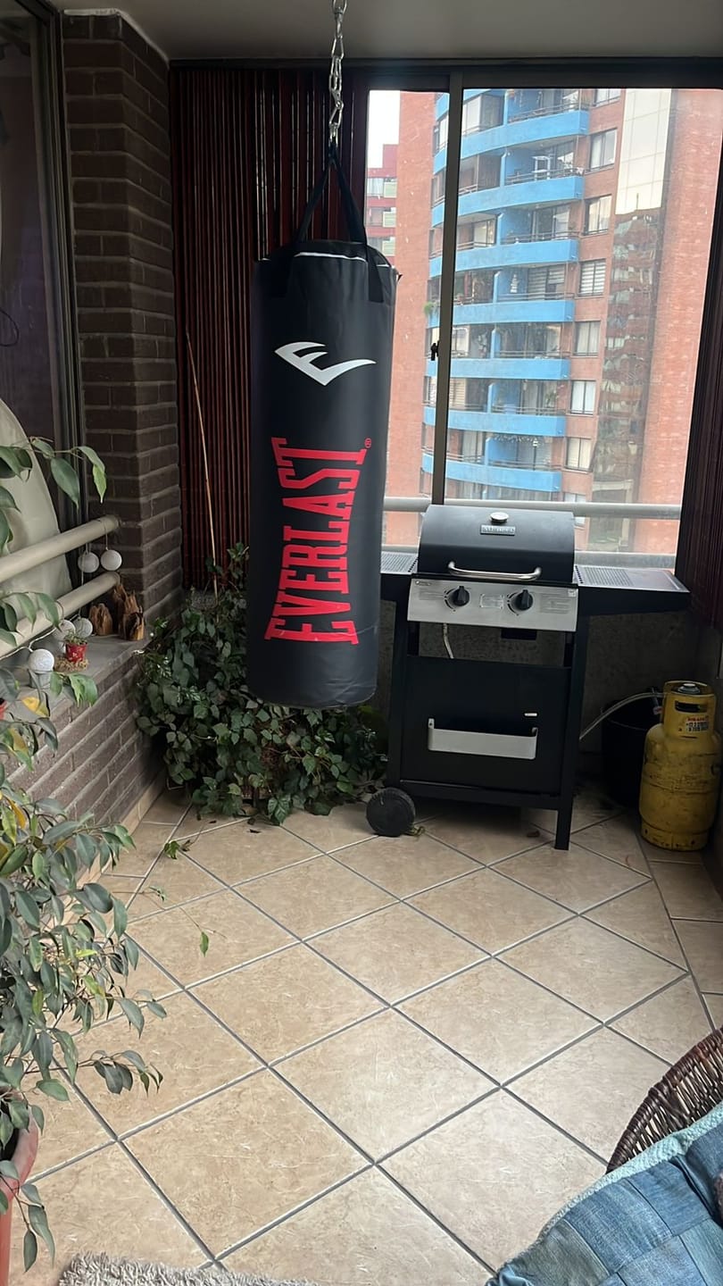 Customer photo review of Saco De Boxeo Everlast Powerlock Nevatear 100cm NG/RJ