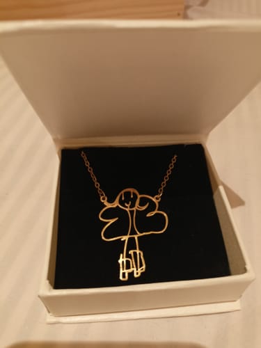 Customer photo review of Dibujo infantil personal como Collar o Colgante en oro