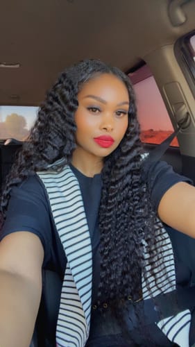 Customer photo review of CurlyMe Kinky Straight Virgin Human Hair Bundles with Lace Frontal Natural Black